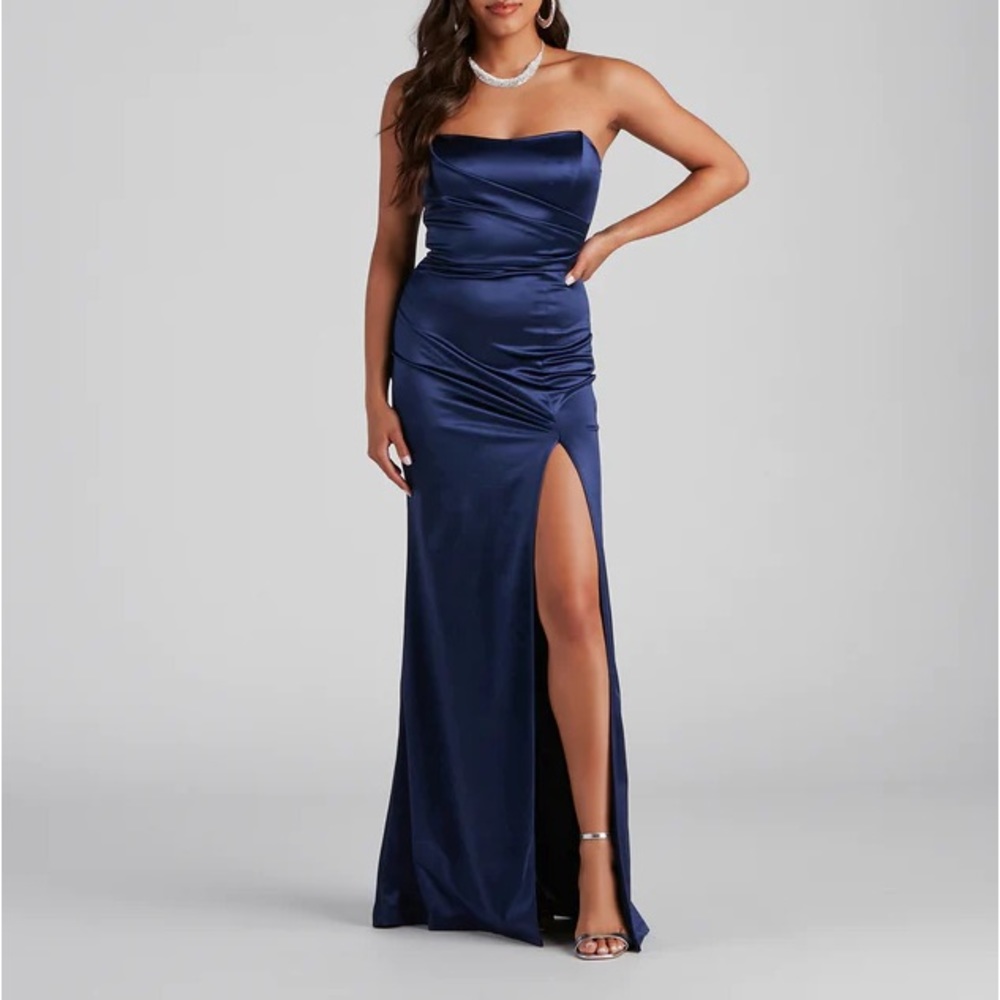 Windsor formal blue dress, silky material